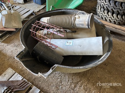 10 in Auger Poly Hopper