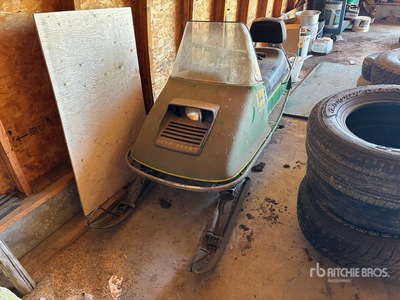 John Deere 600 Vehículo para la nieve (Inoperable)