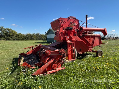 Case IH 700 Combine Harvester (Inoperable)