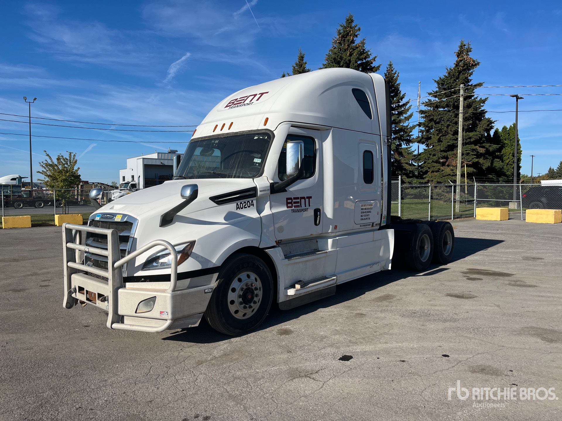 2020 Freightliner Cascadia 126 6x4 T/A Sleeper Truck Tractor
