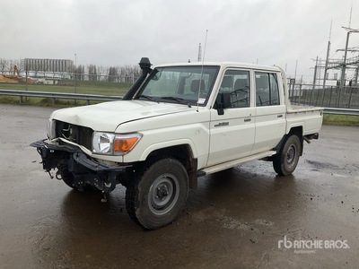 2022 Toyota Landcruiser HZJ79 4x4 Crew Cab Vehiculo todoterreno