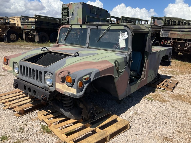 2007 AM General M1097R1 HMMWV 2 Door Soft Top w/Truck Body 2007 AM General M1097R1 HMMWV 2 Door Soft Top w/Truck Body