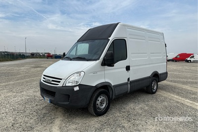 Iveco Daily 29L12 Camion fourgon