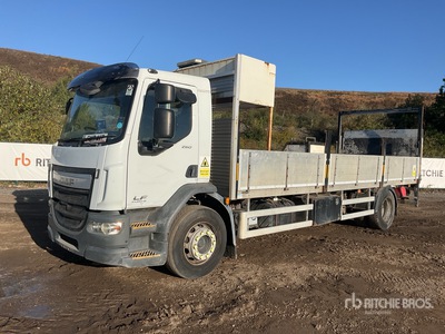 2017 DAF LF260 4x2 شاحنة مسطحة