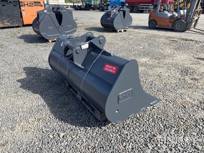 2025 Titan 1829 mm Cleanup Excavator Bucket - Fits Hitachi ZX130 (Unused)