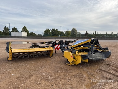 2018 New Holland MegaCutter 860P & 2017 New Holland DiscCutter F320P 8.6 m 3-Point Hitch Mower Conditioner