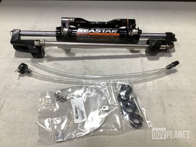 (21) SeaStar HC5345-3 Outboard Motor Steering Cylinders
