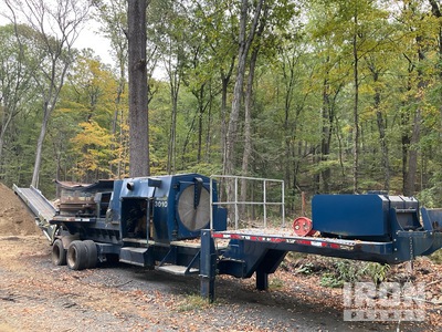 2013 Duratech 3010 T/A Tub Grinder