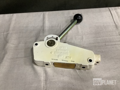 (7) Cecom LR 13214E2920 Lever Shift Gate Control Assemblies