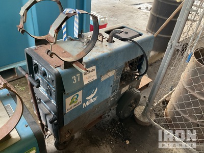 Miller 225 Multi-Process Soudeuse à moteur