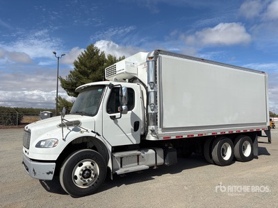 2016 Freightliner M2106 4x2 Camion fourgon