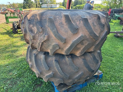 Quantity of (2) Goodyear 23.1-26 Neumáticos