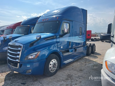 2018 Freightliner Cascadia 126 6x4 T/A Sleeper Truck Tractor