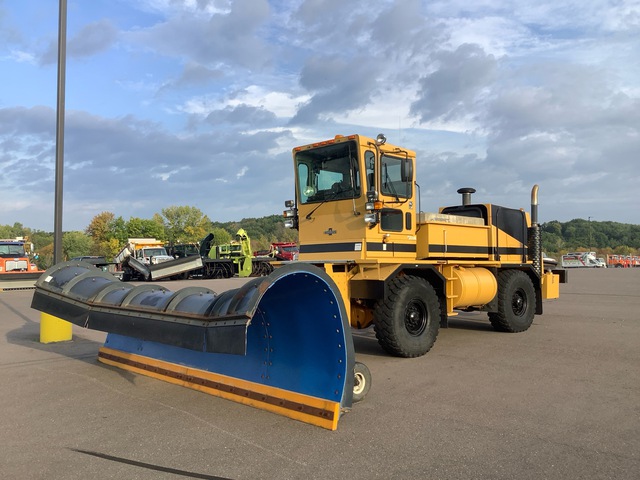1995 Oshkosh H2718 4x4 Snow Plow Truck 1995 Oshkosh H2718 4x4 Snow Plow Truck
