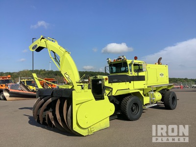 1980 Oshkosh 4x4 8' Snogo Blower with 6 cylinder diesel driven engine Snow Plow Truck