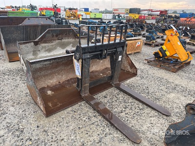 2017 Manitou TFF Telehandler Pallet Forks