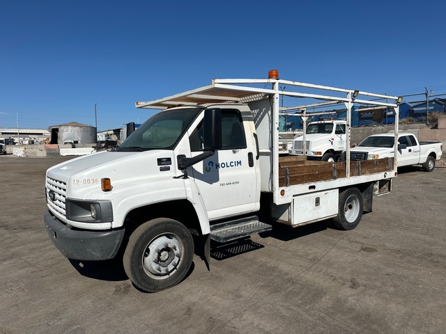 2003 Chevrolet C4500 4x2 Flatbed Truck
