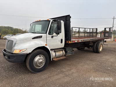 2005 International 4300 4x2 Flatbed Truck