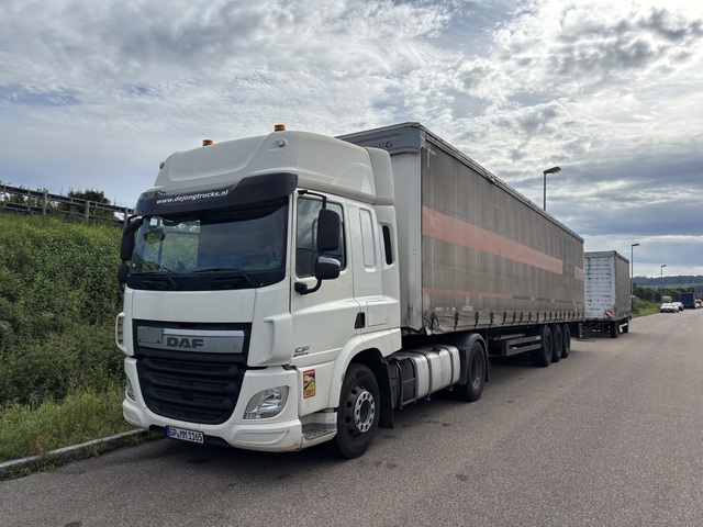 2017 DAF CF440FT 4x2 S/A Sleeper Truck Tractor w/Koegel S24 Curtain Side Trailer 2017 DAF CF440FT 4x2 S/A Sleeper Truck Tractor w/Koegel S24 Curtain Side Trailer