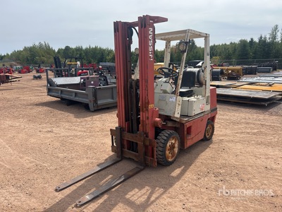 Nissan C5000 4700 lb Pneumatic Tire Carretilla Elevadora