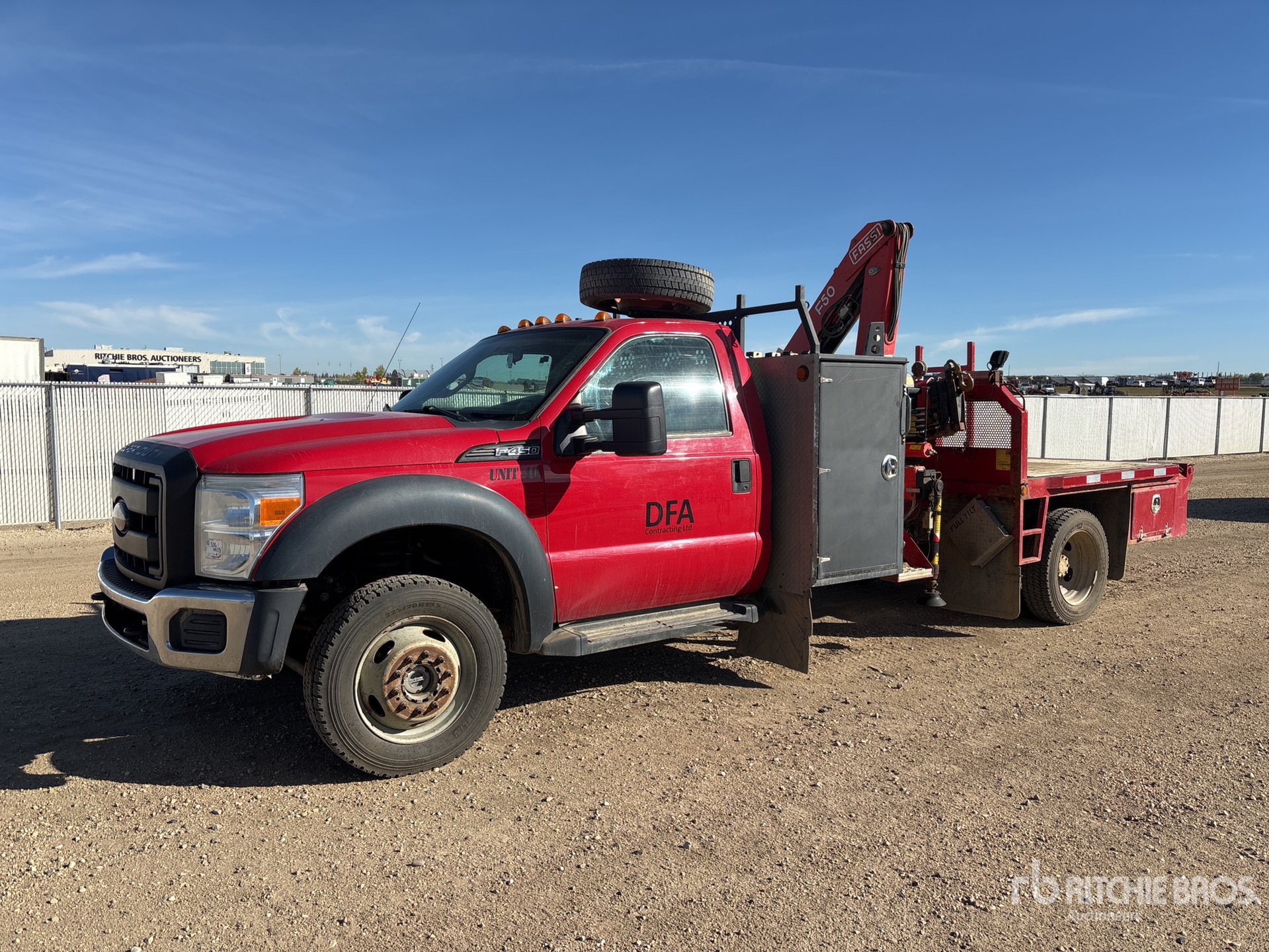 2014 Fassi F50 4773 lb Knuckle Boom on 2015 Ford F-450 Boom Truck