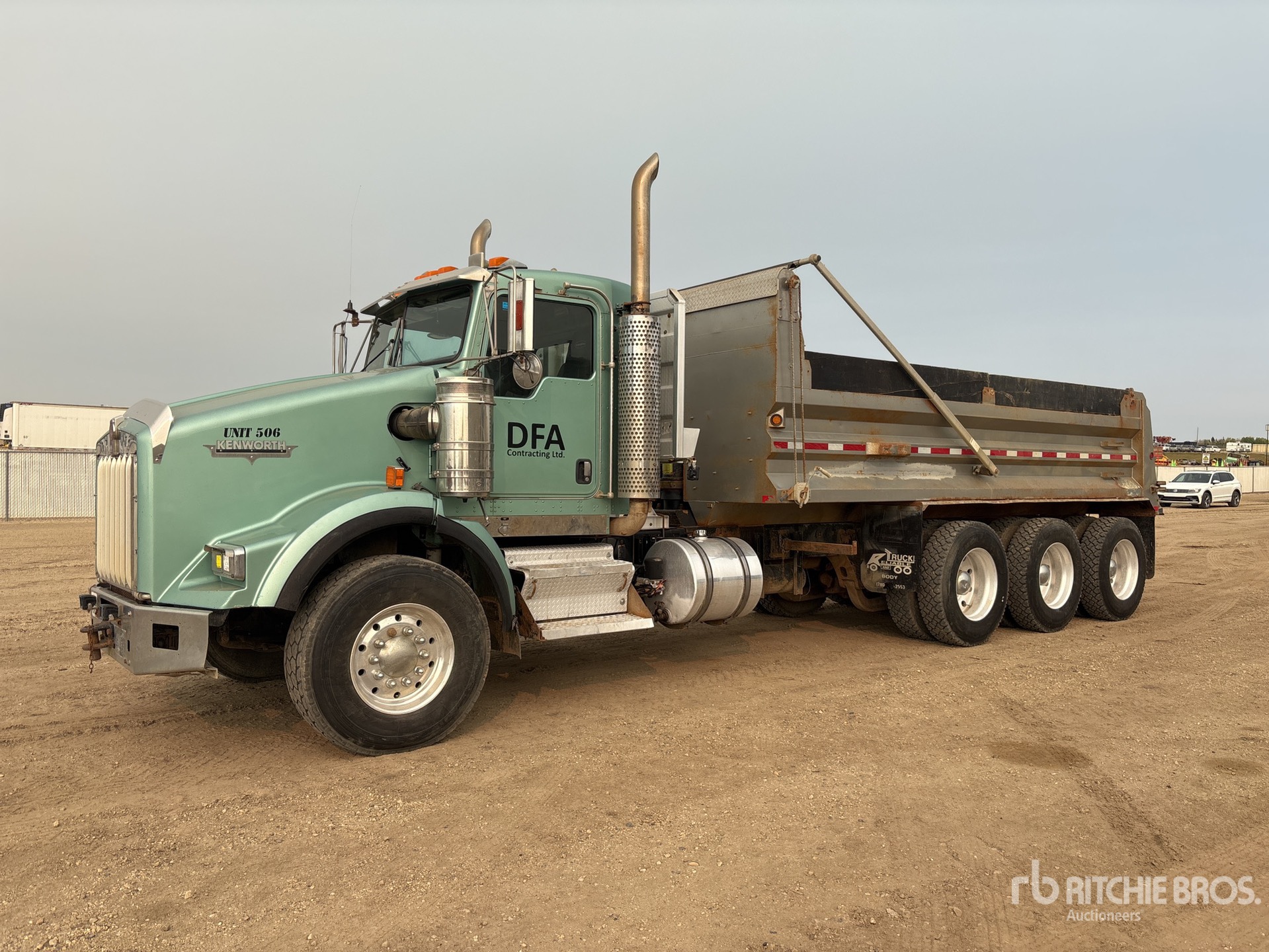 2006 Kenworth T800 8x6 3-Achs Kipper-Lkw