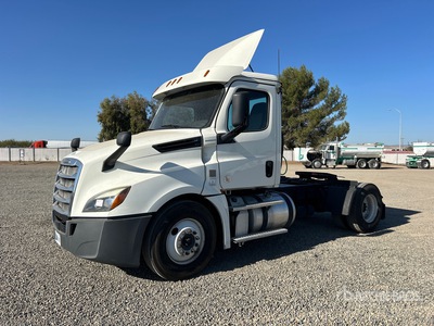 2019 Freightliner Cascadia 126 4x2 S/A Day Cab Truck Tractor