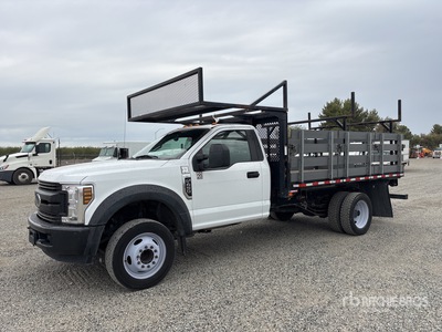 2019 Ford F-450 4x2 Flatbed Truck