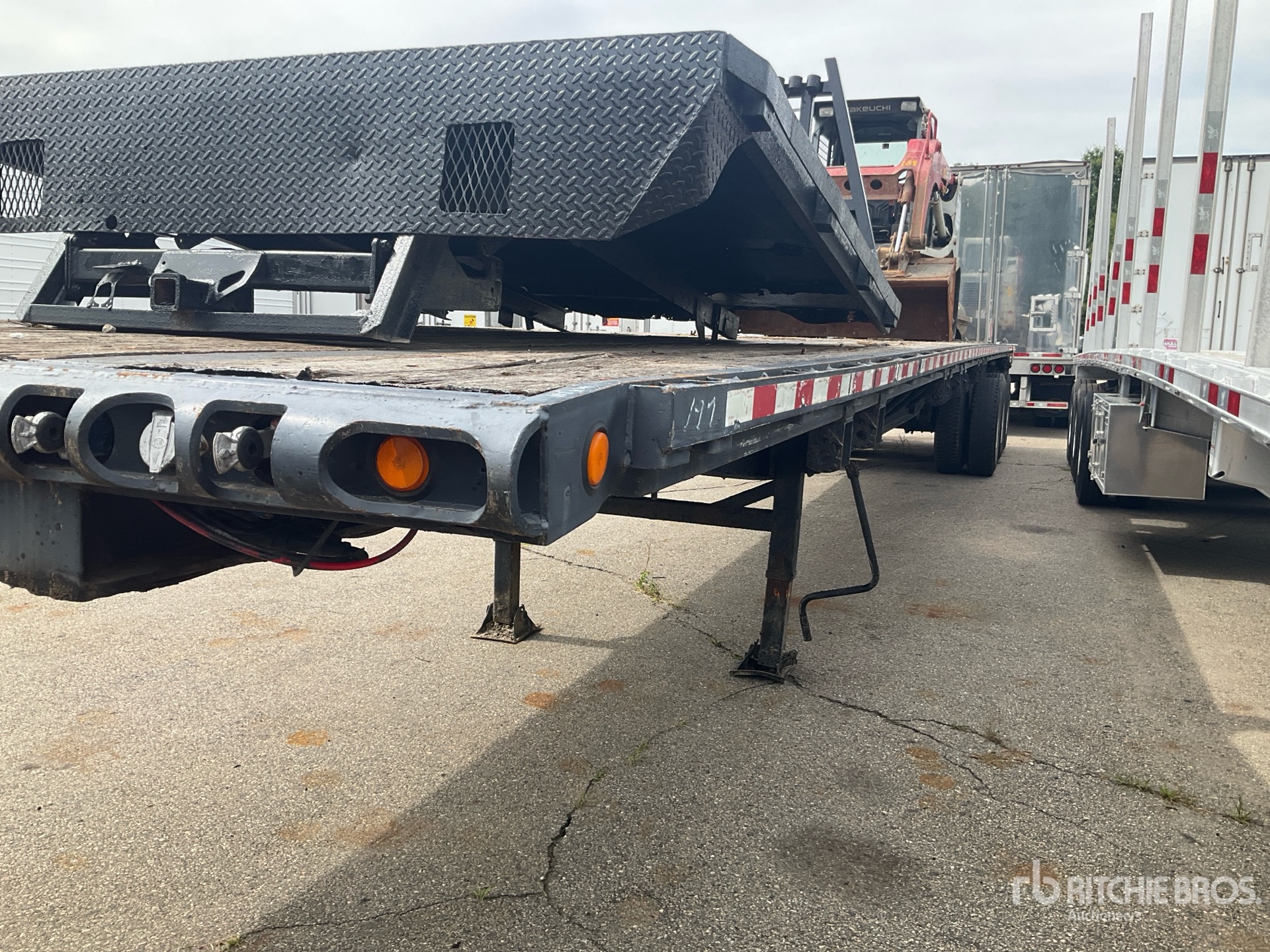 2007 Lufkin 48 ft Flatbed Trailer