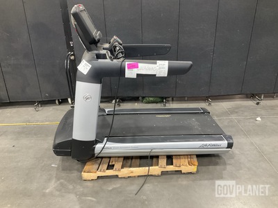 Life Fitness 95T Treadmill