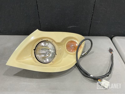 (12) Navistar 3674972C92	Headlights