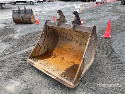 58 in Q/C Cleanup Excavator Bucket - Fits 225