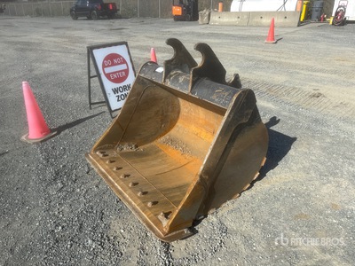 53 in Q/C Cleanup Excavator Bucket - Fits 135