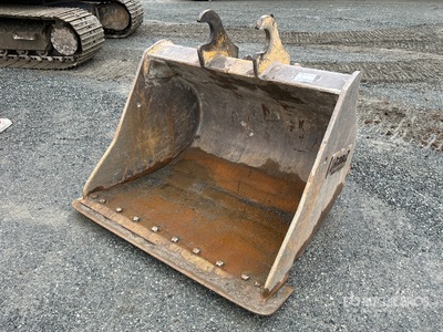 54 in Cleanup Excavator Bucket - Fits 135