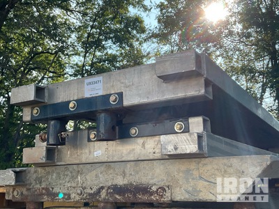Qty of 1 4 ft x 16 ft Aluminum GME 4 ft 0 in x 16 ft 0 in Aluminum (5 in Wall) Bouclier d'avancement