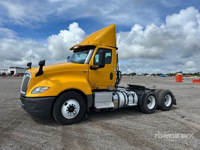 2019 International LT625 6x4 Cabeza Tractora Cabina Corta