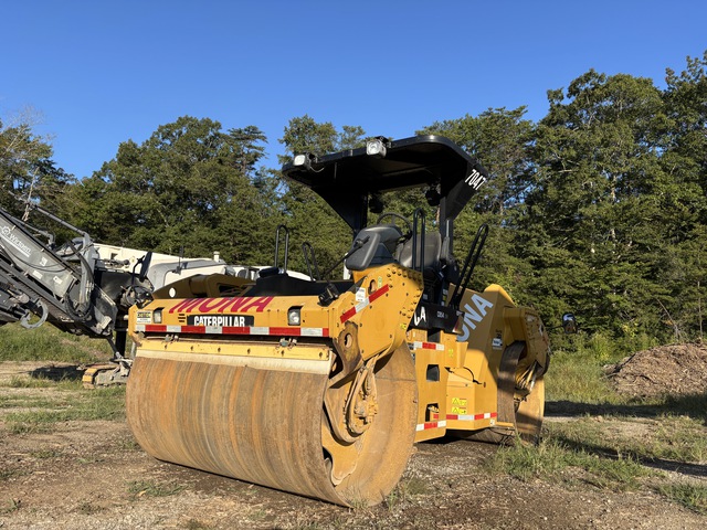 2013 Caterpillar CB54