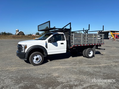2019 Ford F-450 4x2 Flatbed Truck
