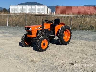 Kubota L275 4WD tractor utilitario