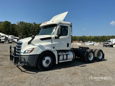 2019 Freightliner Cascadia 126 6x4 T/A Day Cab Truck Tractor