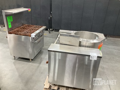 (1) Southbend KTLG-20 Steam Kettle & (1) Southbend Range