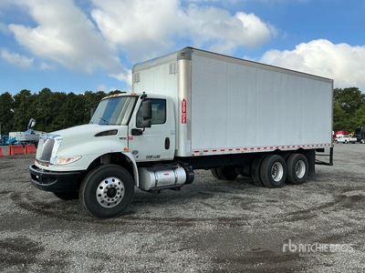 2020 International MV607 6x4 Furgoneta caja cerrada