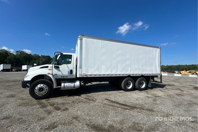2020 International MV607 6x4 Furgonetka