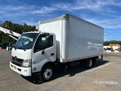 2020 Hino 195 4x2 شاحنة فان