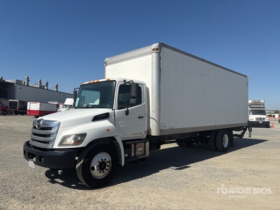 2016 Hino 338 4x2 Moving Furgoneta caja cerrada