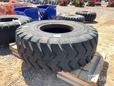 Firestone 29.5-35 Tire