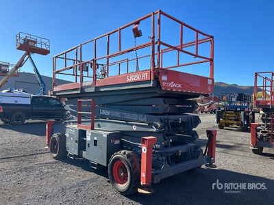 2013 Skyjack SJ9250RT 4x4 Dual Fuel Scissor Lift