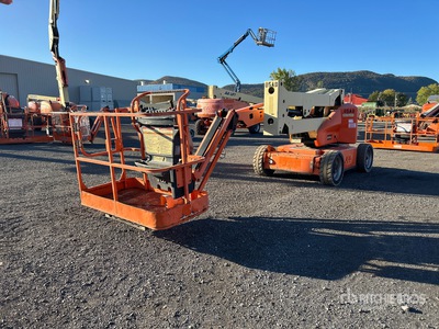 2014 JLG E450AJ 2WD Electric رافعة بذراع