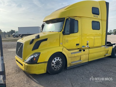 2018 Volvo VNL تراكتور شاحنة كابينة النوم (ثنائية المحور)