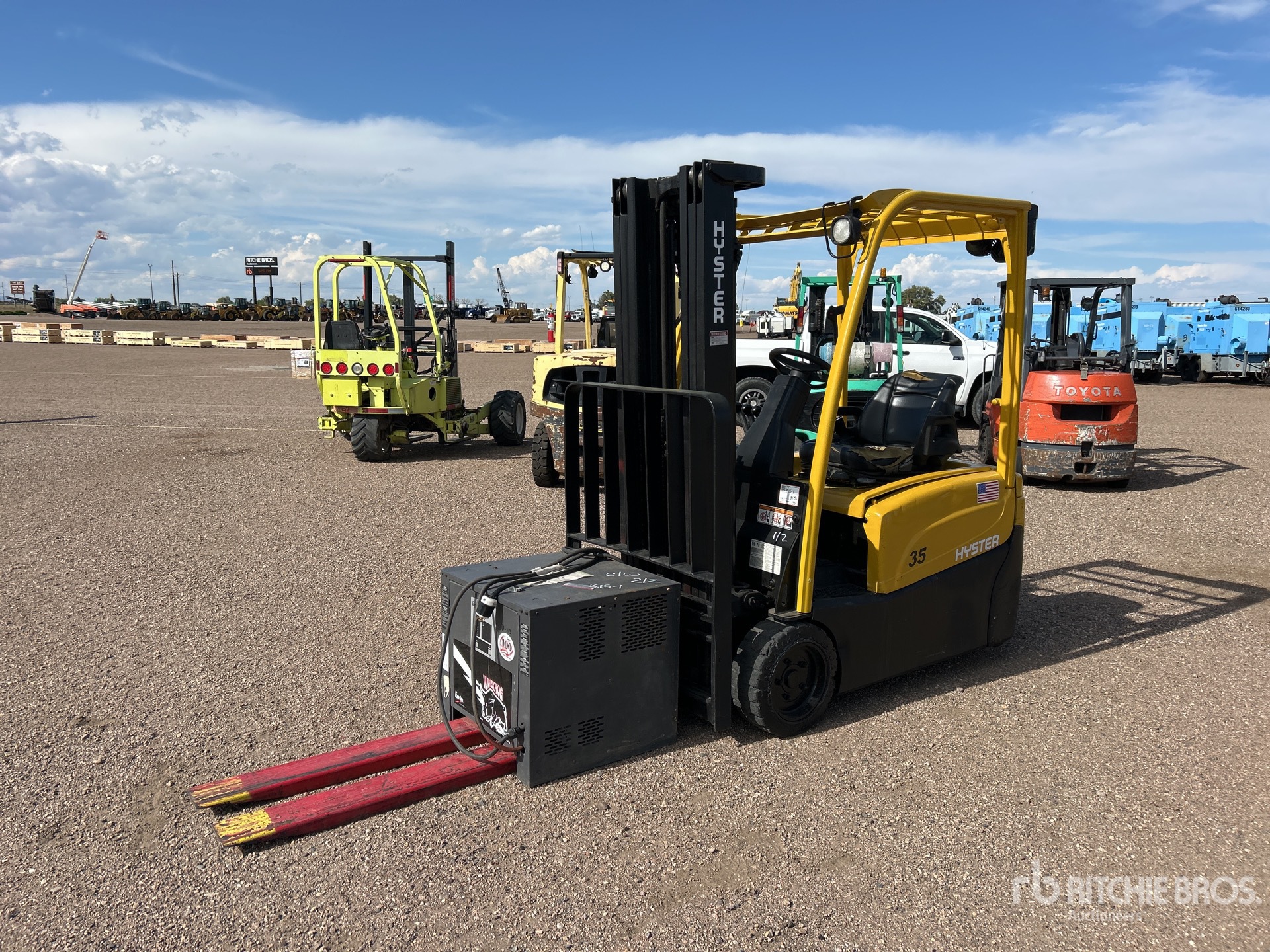 Hyster J35XNT 3450 lb Chariot Élévateur Électrique